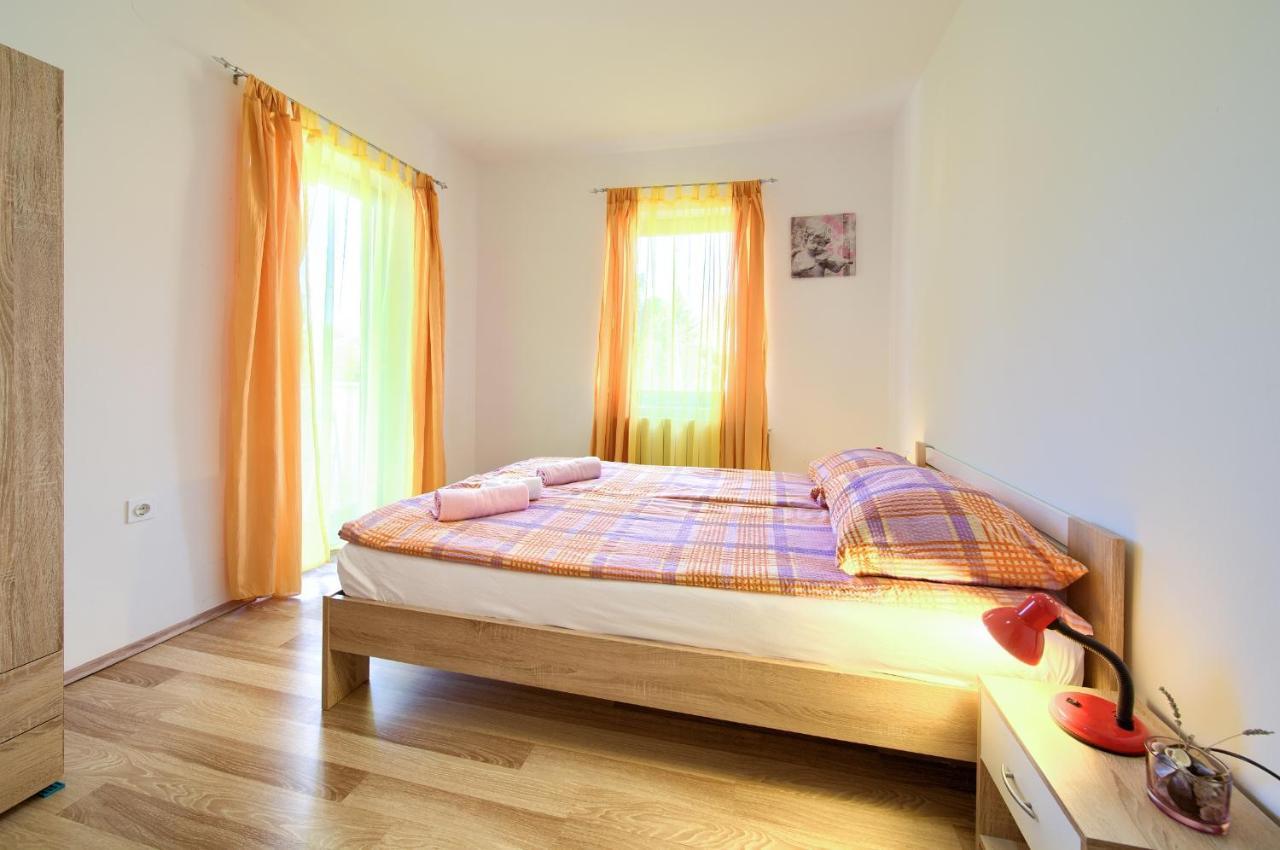 Apartman Mihael Malinska Bagian luar foto