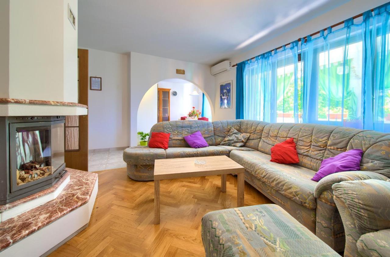 Apartman Mihael Malinska Bagian luar foto